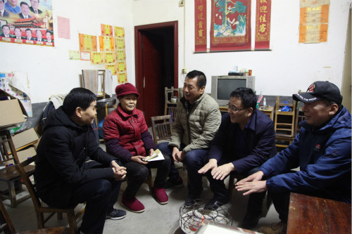 公司領(lǐng)導(dǎo)王明智、楊讓順到對(duì)口扶貧村慰問走訪