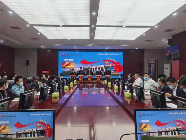 陜煤建設(shè)礦建二公司小保當(dāng)?shù)谌?xiàng)目部榮獲榆北小保當(dāng)“先進(jìn)項(xiàng)目部”一等獎