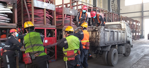 陜煤建設(shè)機(jī)電安裝公司神府項(xiàng)目部施工現(xiàn)場如火如荼