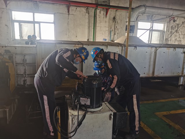 【春節(jié)一線報道】陜煤建設(shè)洗選煤運營公司紅柳林洗煤廠項目部：  堅守崗位過除夕，送上“平安?！?></div>
                                <div   id=