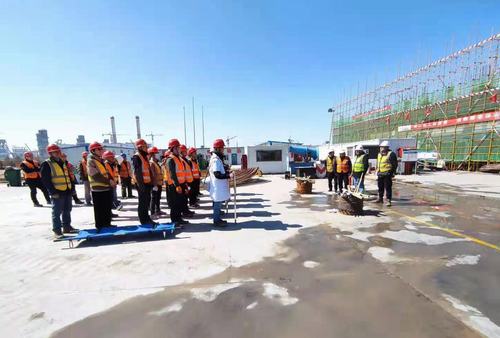 陜煤建設(shè)銅煤公司第十六項(xiàng)目部組織開(kāi)展綜合應(yīng)急救援演練專項(xiàng)活動(dòng)