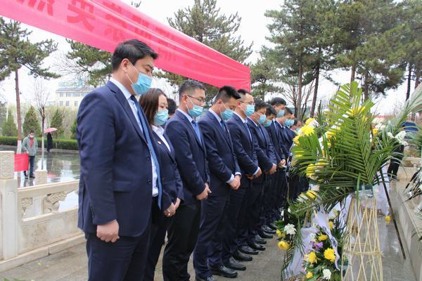 陜煤建設榆林公司開展“緬懷革命先烈 弘揚紅色精神”主題黨日活動