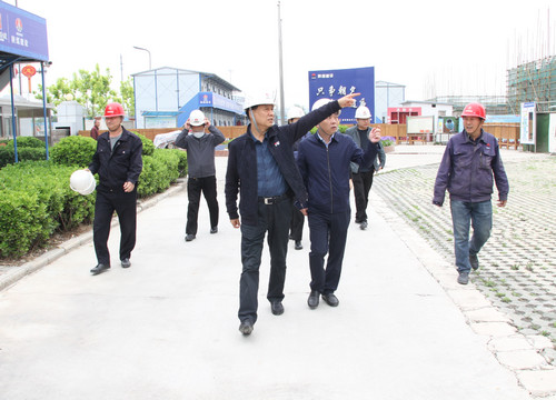 侯本英深入山水逸境小區(qū)、老城改造項目調研指導工作