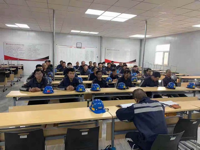 【五一項(xiàng)目建設(shè)專題五】陜煤建設(shè)洗選煤運(yùn)營(yíng)公司紅柳林洗煤廠項(xiàng)目部：堅(jiān)守“五一”立足安全 詮釋勞動(dòng)之美