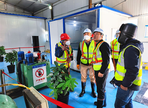 中交一公局副總工蔡軍一行深入陜煤建設(shè)礦建三公司天山項(xiàng)目檢查指導(dǎo)工作