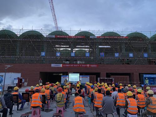 陜煤建設(shè)銅煤公司第十六項(xiàng)目部開展“違章，生命的紅線”事故警示教育周活動(dòng)