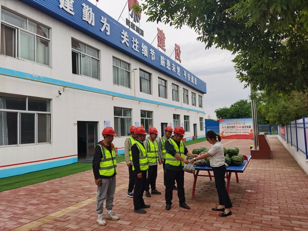 陜煤建設(shè)榆林公司 基層慰問(wèn)暖人心 座談交流鼓干勁