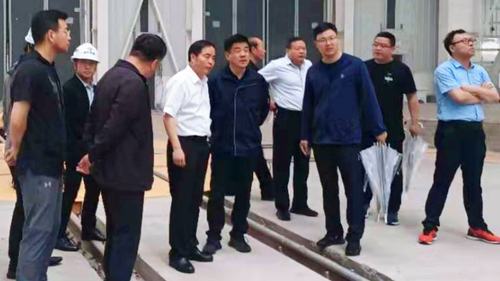 陜煤集團(tuán)鐵流集團(tuán)黨委書記董事長(zhǎng)趙國(guó)智深入靖神鐵路孟家灣機(jī)輛中心建設(shè)項(xiàng)目檢查指導(dǎo)工作