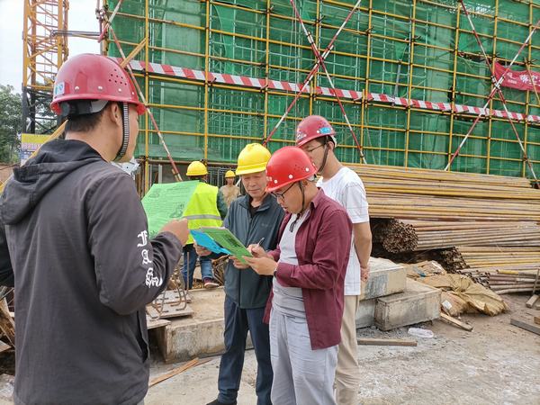 陜煤建設渭南分公司第五項目部“安全志愿者”宣傳隊在行動