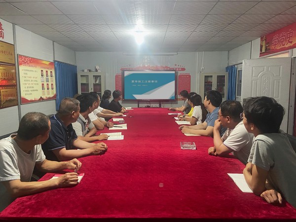 炎炎夏日送清涼 點滴關懷暖人心