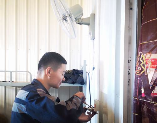 陜煤建設(shè)洗選煤運(yùn)營公司左權(quán)洗煤廠項(xiàng)目部：處處留心辦實(shí)事，小小風(fēng)扇送清風(fēng)