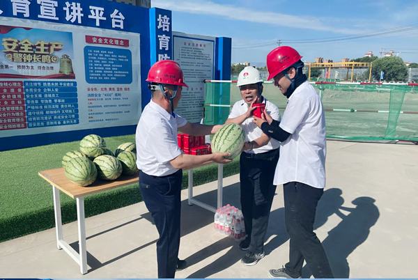 陜煤建設(shè)西北分公司開展“高溫慰問送清涼，情系基層暖人心”活動