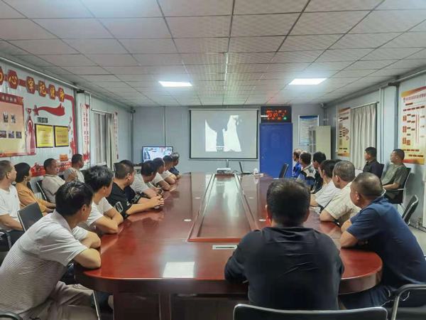 陜煤建設(shè)礦建二公司基層項(xiàng)目部職工小劇場(chǎng)開演了