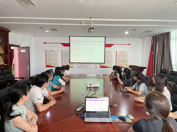 陜煤建設(shè)公司開展關(guān)愛職工健康知識講座