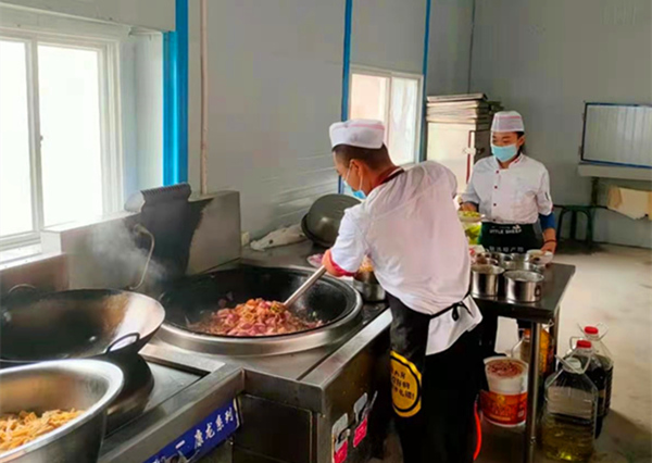 陜煤建設(shè)礦建三公司崔木項目部： 為職工辦實事，“新”食堂暖人心