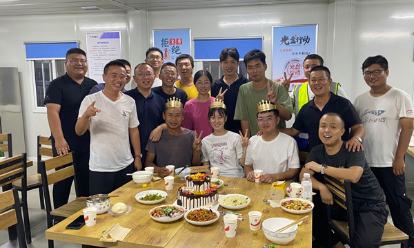 陜煤建設(shè)咸陽分公司項目部集體過生日，親情化管理“放光芒”