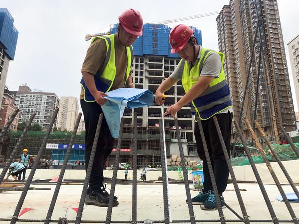 陜煤建設(shè)韓城分公司:青藍(lán)攜手 緊握“追趕超越”接力棒