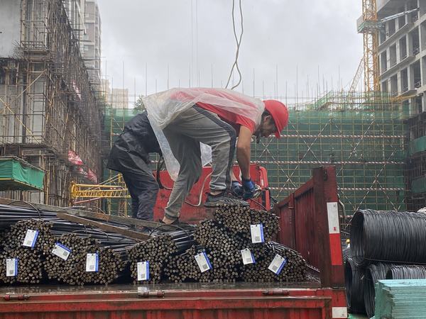 陜煤建設韓城分公司土建二項目部：趕工期搶進度 雨中建設不停步