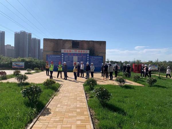 陜煤建設(shè)銅煤公司以內(nèi)部觀摩會(huì)為契機(jī)推動(dòng)文明工地創(chuàng)建