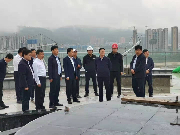 彬州市委書記王宏志、市長陳加寶一行蒞臨銀西高鐵彬州站前廣場項(xiàng)目檢查指導(dǎo)工作