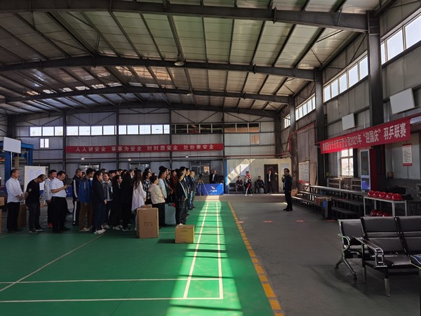 “乒”博賽場 “羽”你同行