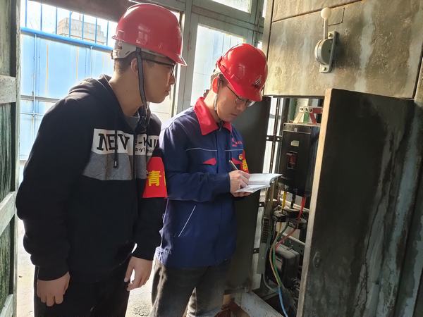  陜煤建設(shè)韓城分公司安裝四項目部開展共筑“安全線”共護“幸福家”主題團日活動