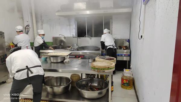 陜煤建設(shè)礦建二公司第二項(xiàng)目部開展食品衛(wèi)生安全專項(xiàng)檢查及演練活動(dòng)