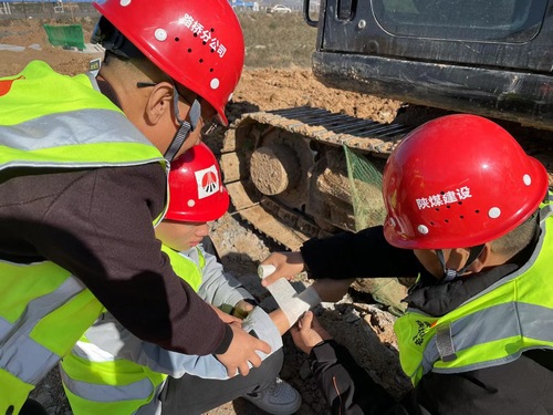 陜煤建設(shè)路橋分公司：應(yīng)急演練“打頭陣”，安全防線不松懈