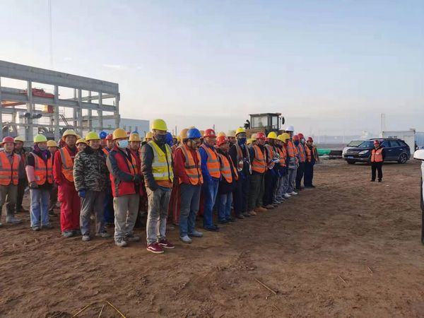 陜煤天工公司土建十七項目部施工的榆林化學(xué)項目整裝重發(fā)