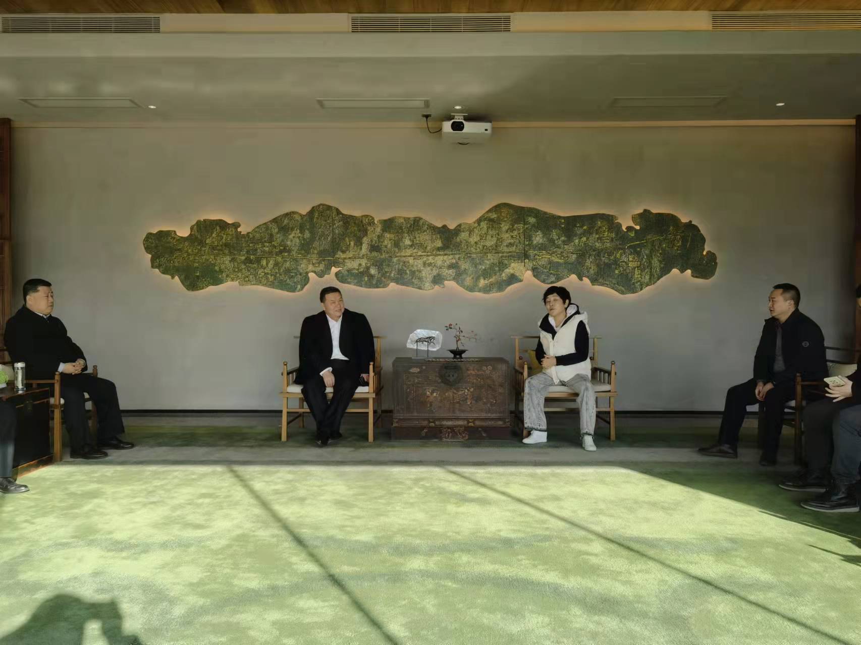 寧興剛、王寧到天朗控股集團開展合作交流