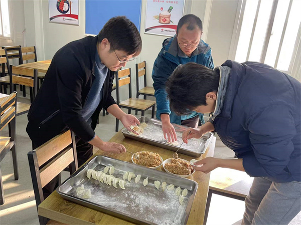 堅(jiān)守項(xiàng)目現(xiàn)場(chǎng)，別樣溫暖瞬間