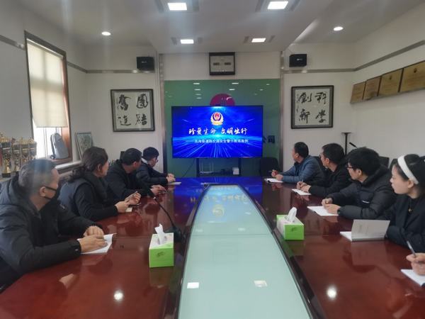 陜煤建設(shè)銅煤公司行車(chē)安全培訓(xùn)一馬當(dāng)先 助力復(fù)工復(fù)產(chǎn)