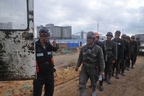 陜煤建設(shè)煤礦運(yùn)營(yíng)服務(wù)分公司：日進(jìn)尺破50米！掘進(jìn)鐵軍回歸