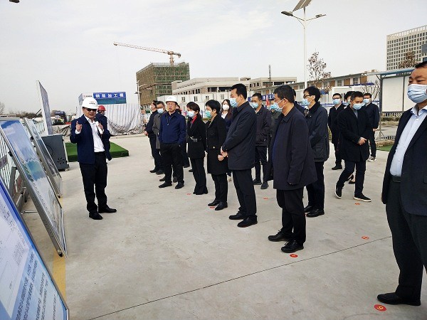 西安市高新區(qū)黨工委、管委會(huì)一行觀摩測評(píng)陜煤建設(shè)北斗星基建設(shè)項(xiàng)目