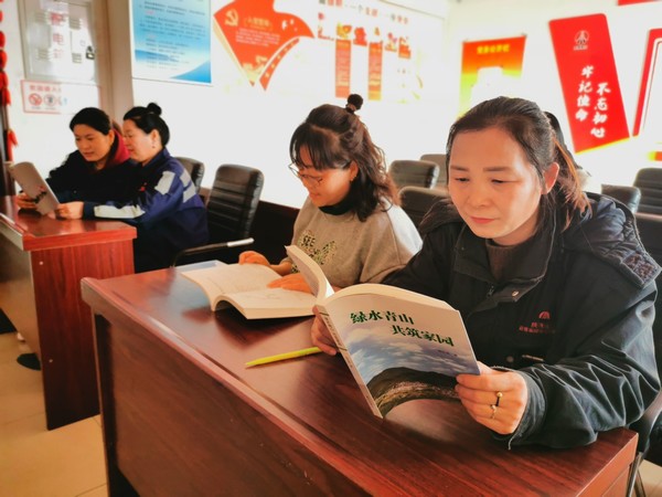 陜煤建設(shè)洗選煤運(yùn)營(yíng)公司澄合山陽(yáng)運(yùn)營(yíng)項(xiàng)目部：靈巧雙手“剪”出女職工新風(fēng)采