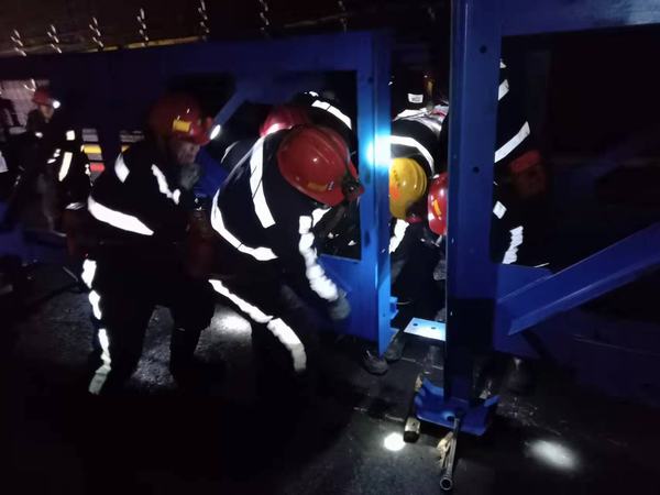 陜煤建設(shè)韓城分公司安裝三項(xiàng)目部攻守兼?zhèn)浯蝽懝こ獭暗谝徽獭?></div>
                                <div   id=