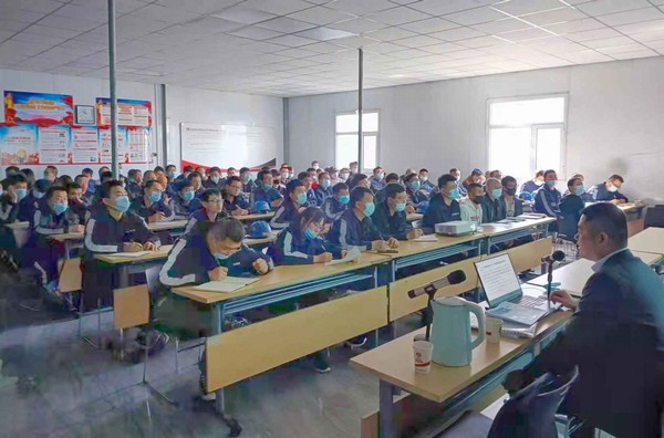 陜煤建設洗選煤運營公司深入開展全員安全生產(chǎn)“大學習、大培訓”