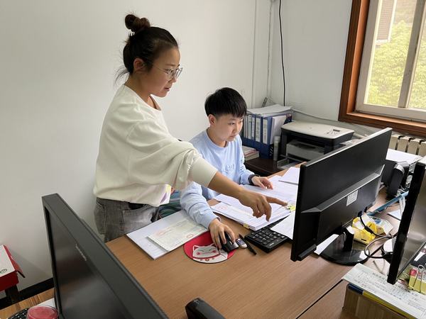 陜煤建設(shè)銅煤公司：“以師帶徒”做好傳幫帶