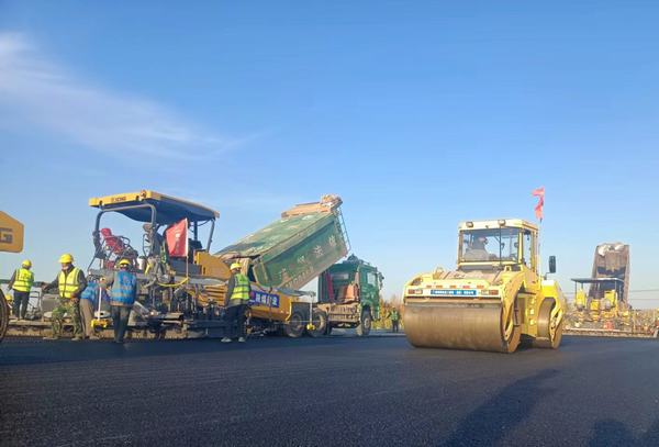 助力“十七運” 建設(shè)集團榆林市科創(chuàng)新城市政一期工程N1項目在行動