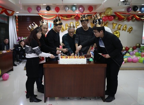 陜煤建設(shè)路橋分公司：三“禮包”給出職工滿(mǎn)滿(mǎn)幸福感