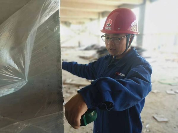 雷厲風(fēng)行鐵腳板 剛中柔外秀才哥