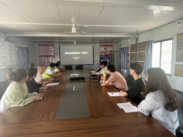 陜煤建設韓城分公司土建六項目部助推安全生產(chǎn)月活動有聲有色