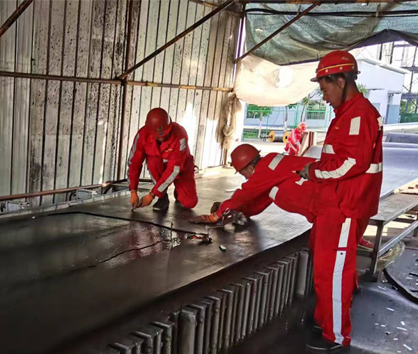 陜煤建設(shè)機電安裝公司曹家灘項目部施工大干如火如荼