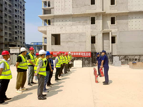 建設(shè)集團大秦置業(yè)公司：山水逸境項目消防宣講演練，防患于未“燃”