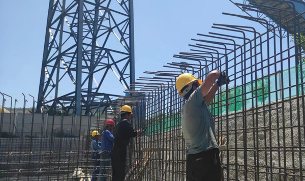 陜煤建設(shè)咸陽分公司第六項(xiàng)目部：烈日趕工忙，安全不能忘