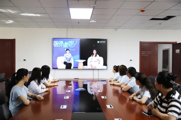 陜煤建設(shè)洗選煤運(yùn)營公司工會舉辦婦科知識講座