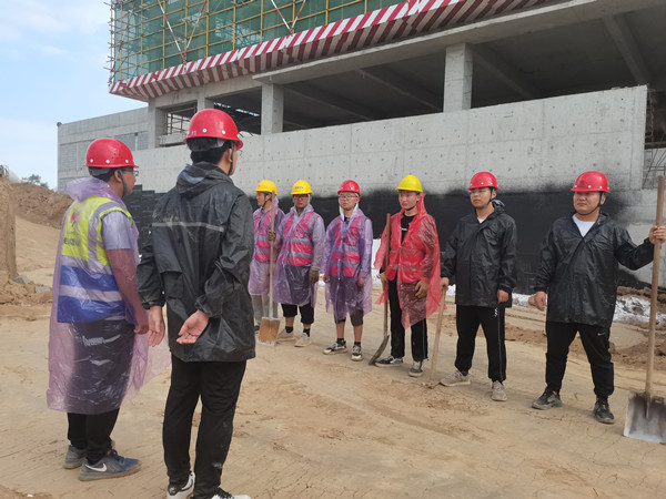 陜煤建設(shè)咸陽(yáng)公司第九項(xiàng)目部:開(kāi)展防汛應(yīng)急演練，增強(qiáng)防汛防澇各環(huán)節(jié)銜接硬度