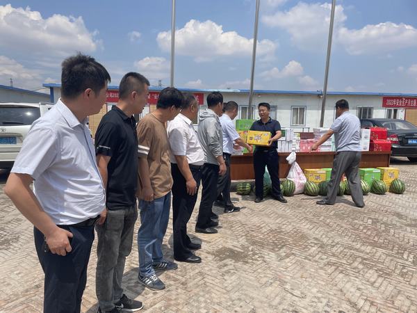 陜煤建設(shè)煤礦運(yùn)營服務(wù)分公司：防暑慰問品送給一線建設(shè)者