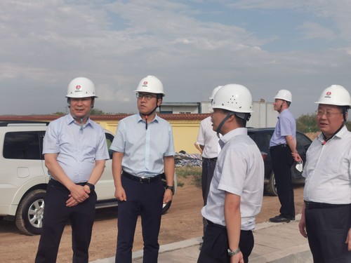 陜煤集團基本建設(shè)管理部總經(jīng)理李仰東一行蒞臨陜煤建設(shè)榆陽煤炭物流園區(qū)項目調(diào)研指導工作