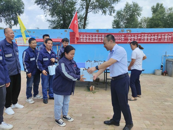 陜煤建設洗選煤運營公司工會持續(xù)開展夏季“送清涼”活動